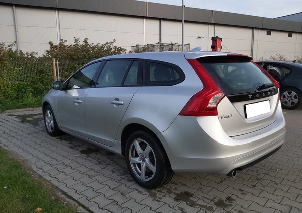 Volvo V60 cena 55000 przebieg: 64417, rok produkcji 2017 z Turek małe 154